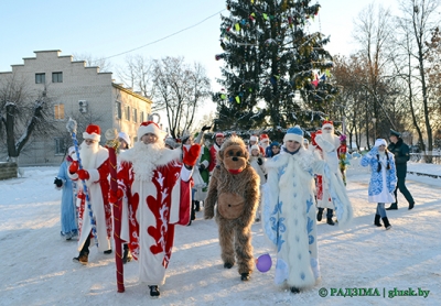 Парад Дедов Морозов пройдет в Глуске 29 декабря в 11:00