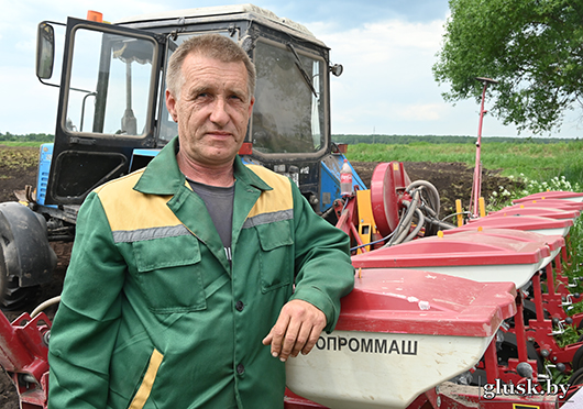 В Глусском районе продолжается чествование участников весенних полевых работ.