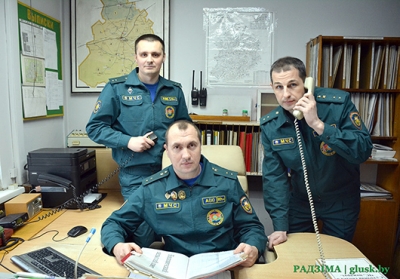 Принимают вызов. Накануне Дня спасателя корреспондент районки узнала, как работают сотрудники центра оперативного управления Глусского РОЧС