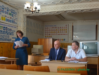 Председатель Глусского райисполкома Владимир Книга встретился с работниками Автопарка № 15 (фоторепортаж)