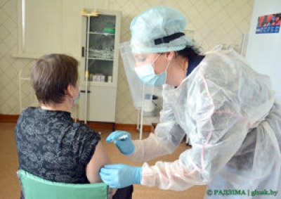 Вакцинацию от COVID-19 надо продолжать