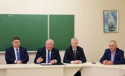 Депутат Парламента Олег Дьяченко обсудил с&nbsp;глусчанами тему лицензирования дополнительного образования детей