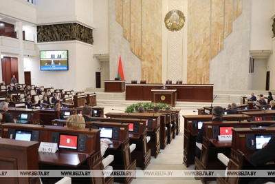 Парламент назначил президентские выборы на 9 августа