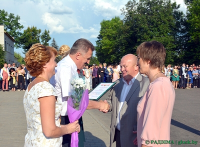 Выпускной-2019 в Глуске. Награждение медалистов (фоторепортаж).