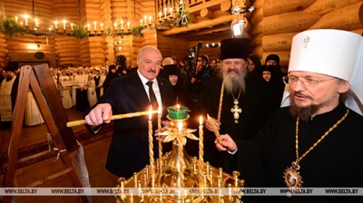 Рецепт мира от Лукашенко, стройка без &quot;говорильни&quot;, экспорт, дела военные и обет на Рождество. Подробности недели Президента