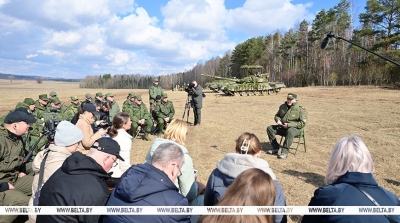 Лукашенко назвал вопросы обороны и безопасности важнейшими на предстоящем заседании ВНС