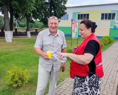 Председатель и&nbsp;волонтеры Глусской районной организации Белорусского Красного Креста присоединились к&nbsp;акции &laquo;Жара&raquo;