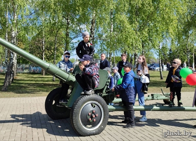 Пад мірным небам