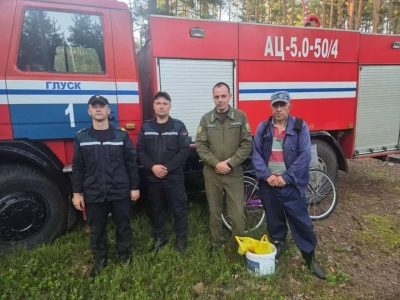 Оперативные действия спасателей и&nbsp;работников Глусского лесхоза помогли найти заблудившегося ягодника