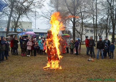 На Масленицу в Глуске (фоторепортаж)