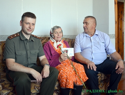 Былым вязням канцлагераў уручылі юбілейныя медалі
