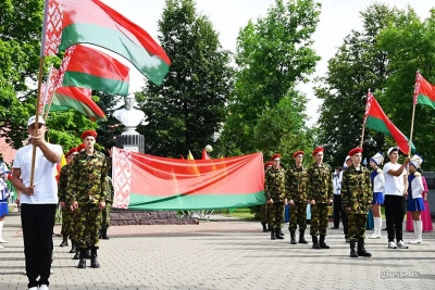 Празднования в честь Дня Независимости на Аллее Славы в Глуске