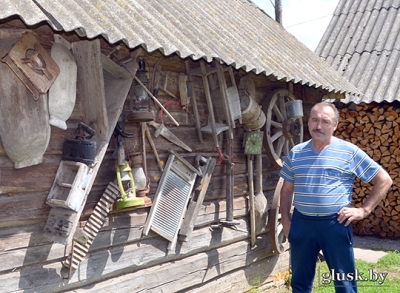 Каб унукі ведалі, як продкі жылі. На працягу амаль дзесяці гадоў жыхар вёскі Дубровы Анатоль Муха збірае прадметы побыту і працы беларускіх сялян